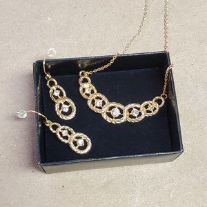 Avon Necklace and Earring Set Goldtone